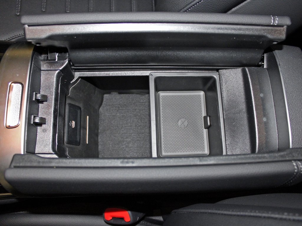 used 2025 Mercedes-Benz GLC car, priced at $59,996