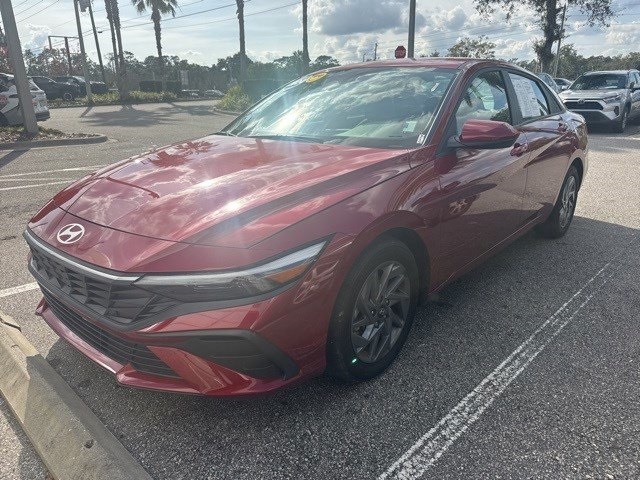 2024 Hyundai Elantra SEL's photo