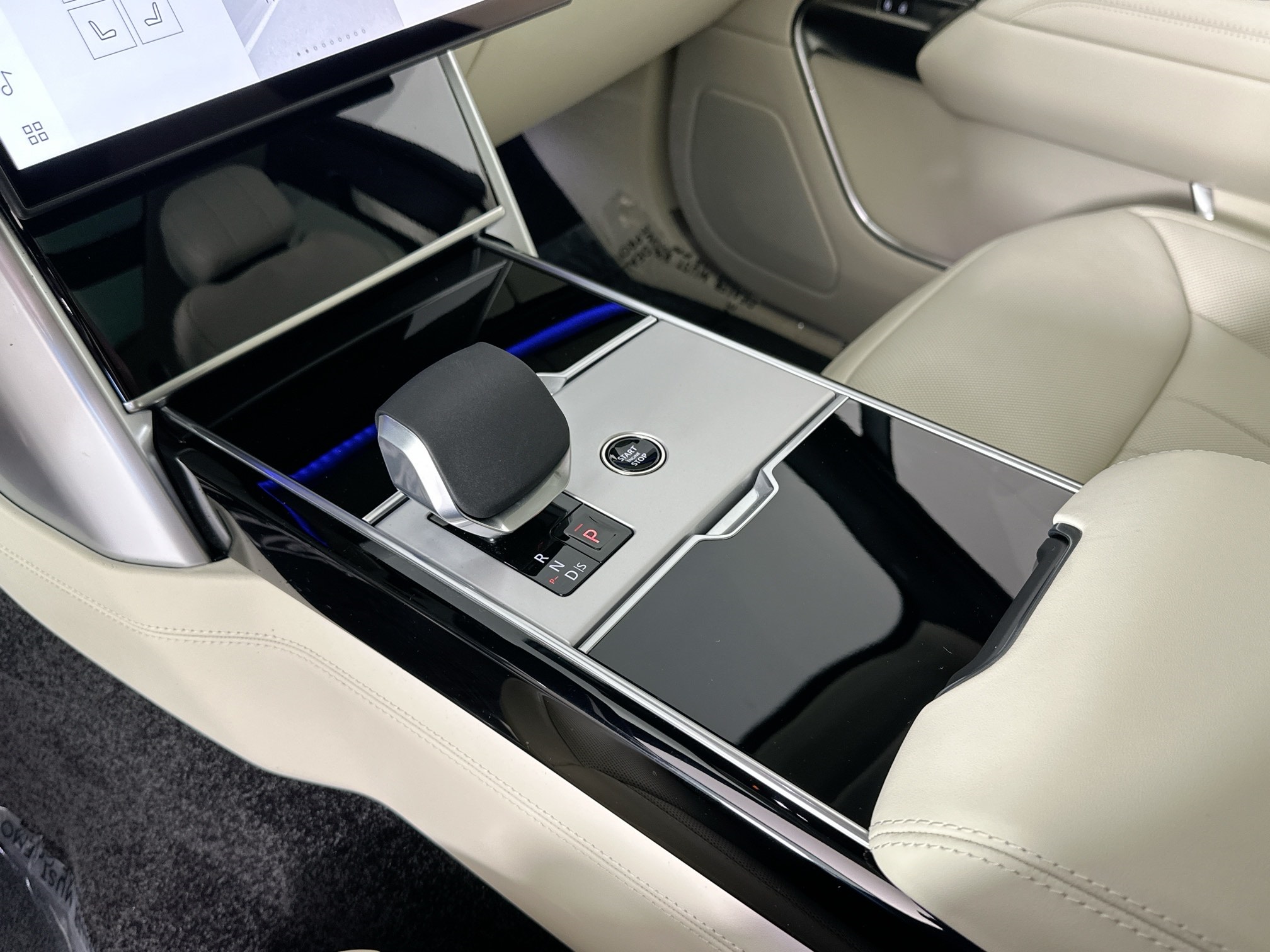 new 2026 Land Rover Range Rover car, priced at $128,265