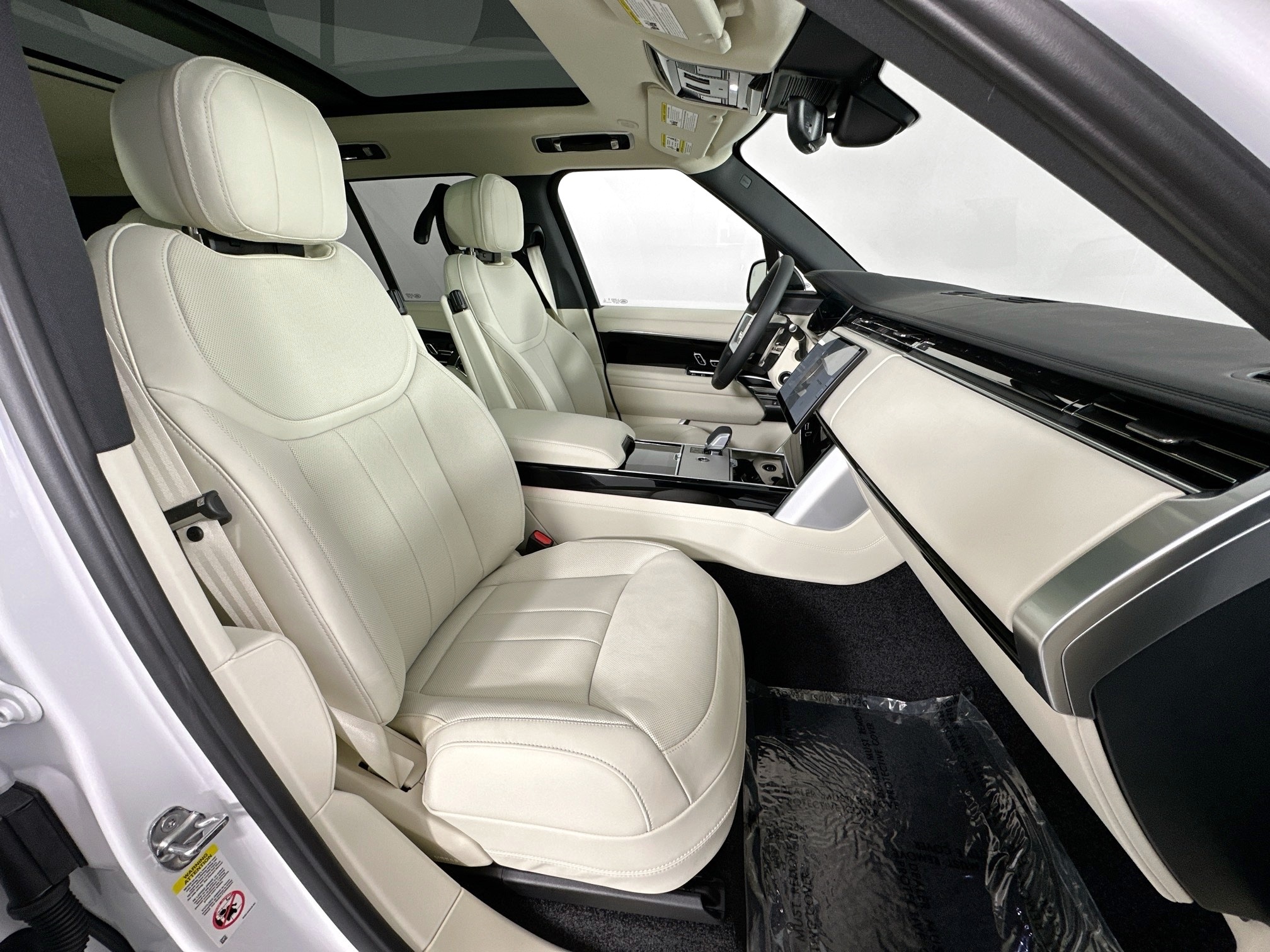 new 2026 Land Rover Range Rover car, priced at $128,265