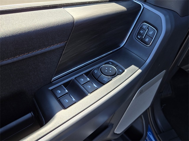 New 2025 Ford F-150 SuperCrew 6.5' Box Lariat