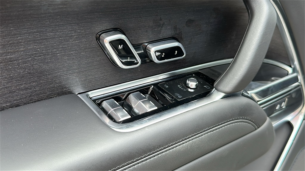 new 2025 Land Rover Range Rover car, priced at $140,865