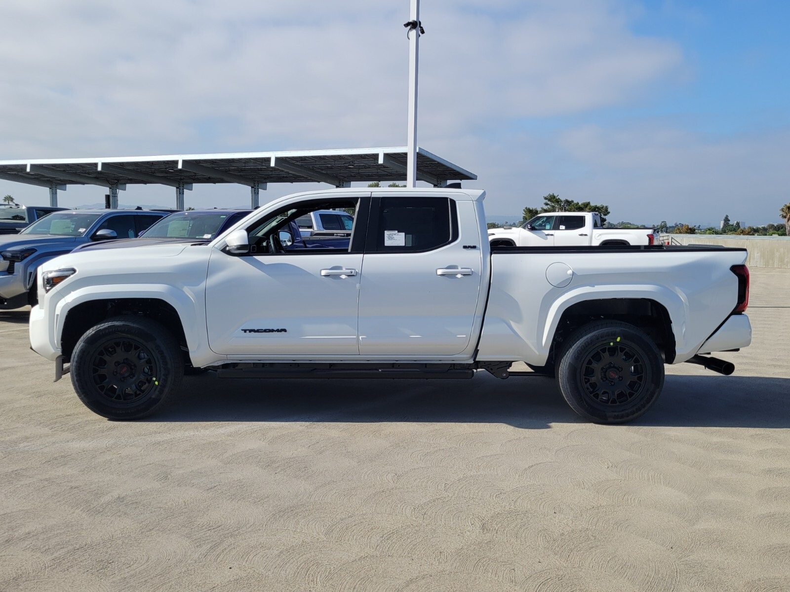 2025 Toyota Tacoma SR5 Double Cab photo 2