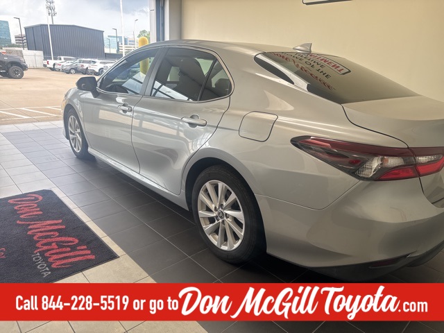 2021 Toyota Camry LE photo 11
