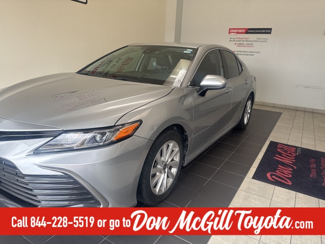 2021 Toyota Camry LE photo 3