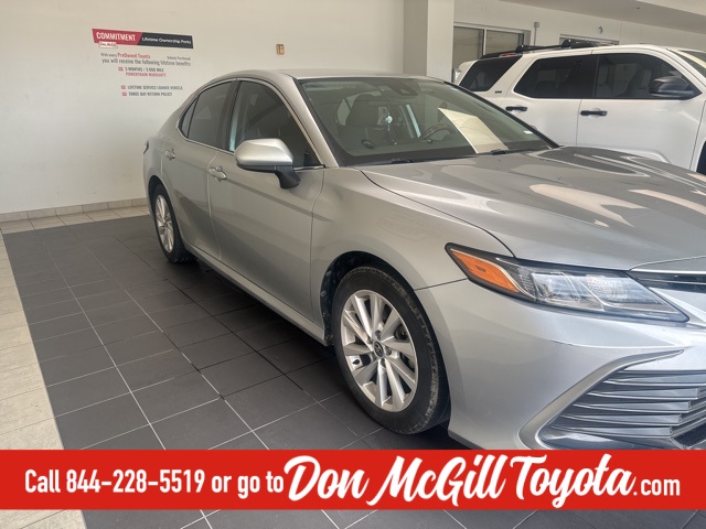 2021 Toyota Camry LE photo 4