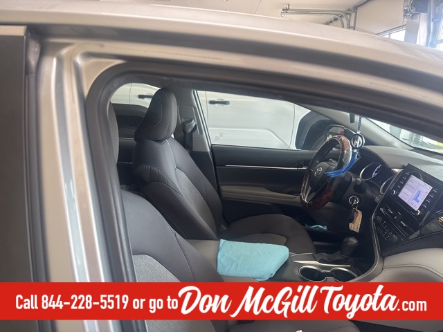 2021 Toyota Camry LE photo 6