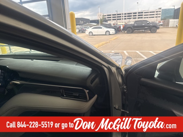 2021 Toyota Camry LE photo 7