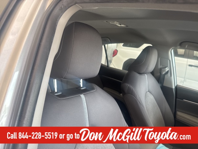 2021 Toyota Camry LE photo 8