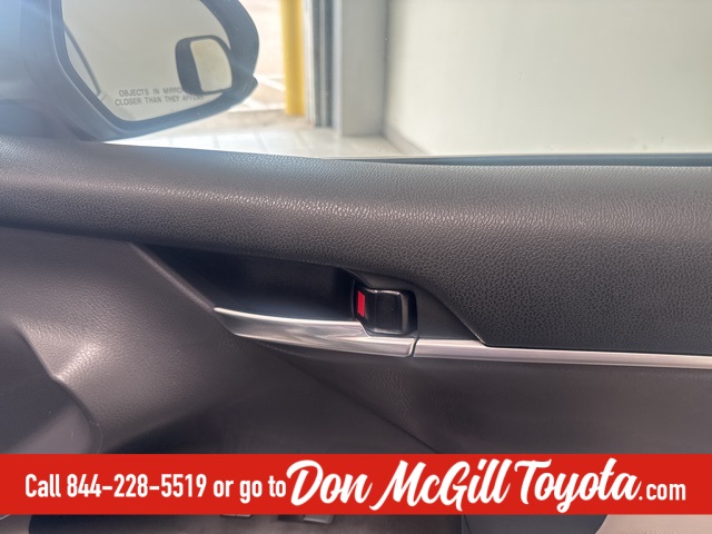 2021 Toyota Camry LE photo 9