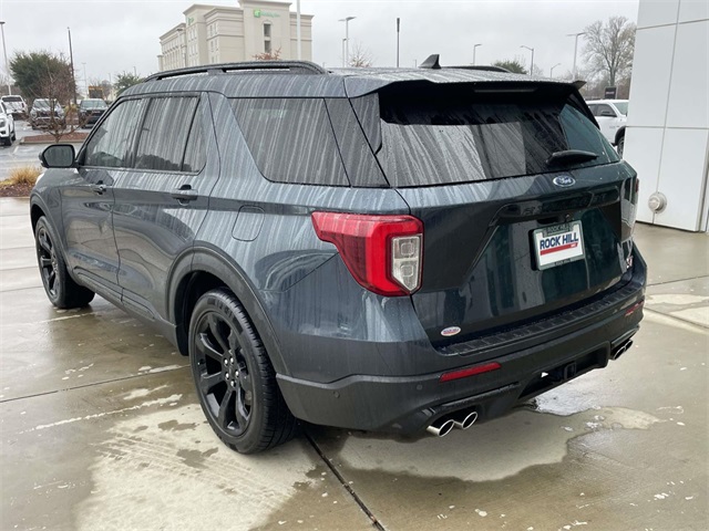 2022 Ford Explorer ST photo 3