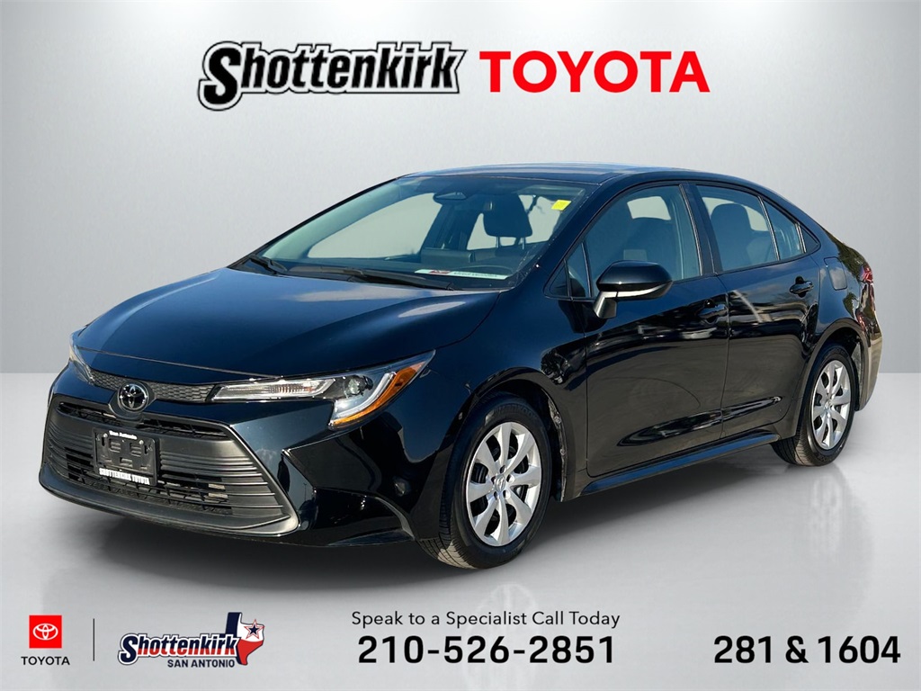 2025 Toyota Corolla LE's photo