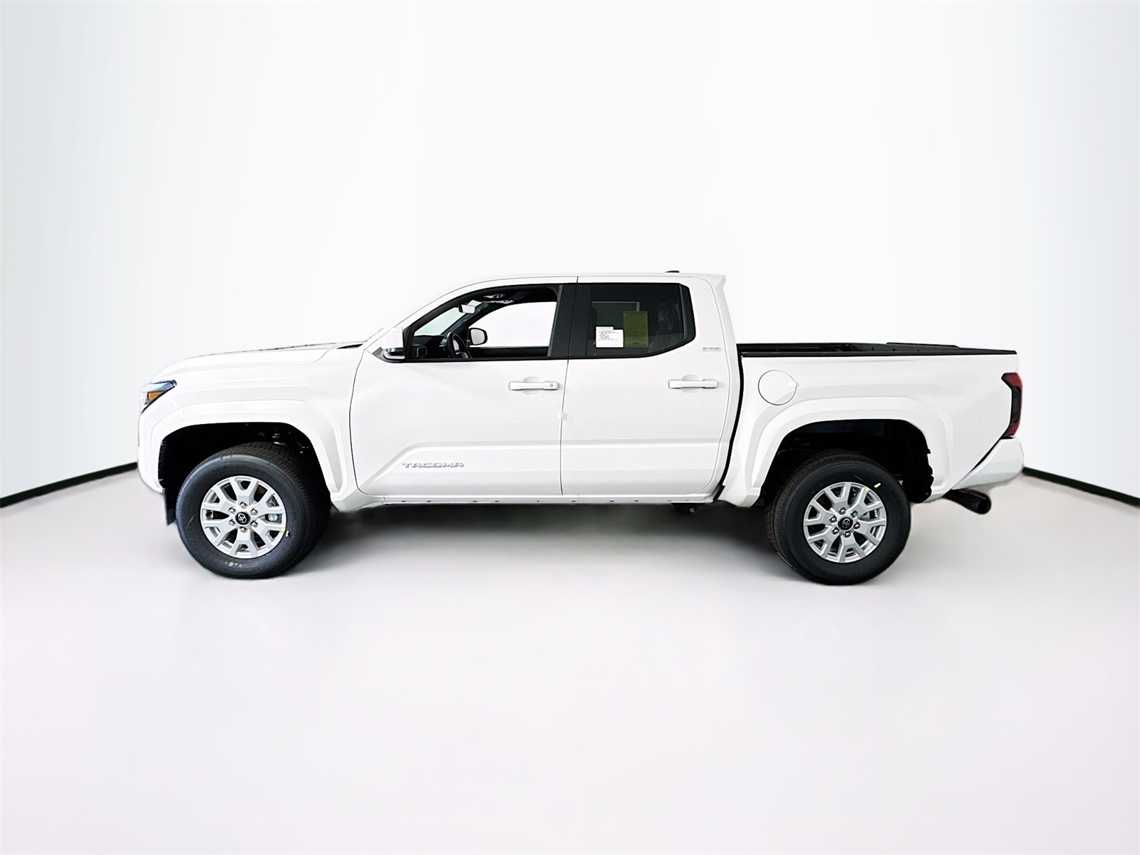 2025 Toyota Tacoma SR5 Double Cab photo 3