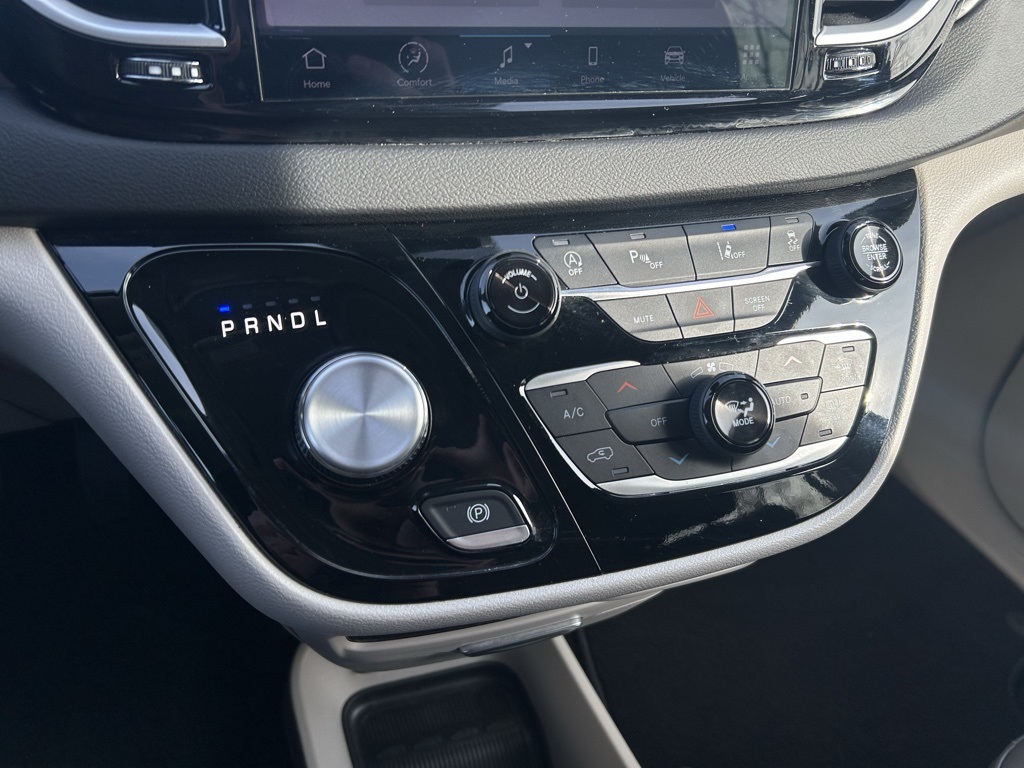 used 2024 Chrysler Pacifica car, priced at $29,773