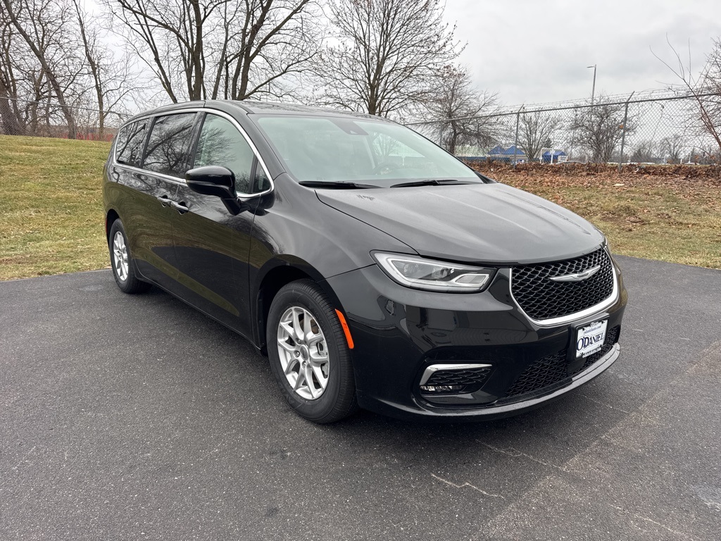 used 2024 Chrysler Pacifica car, priced at $29,773