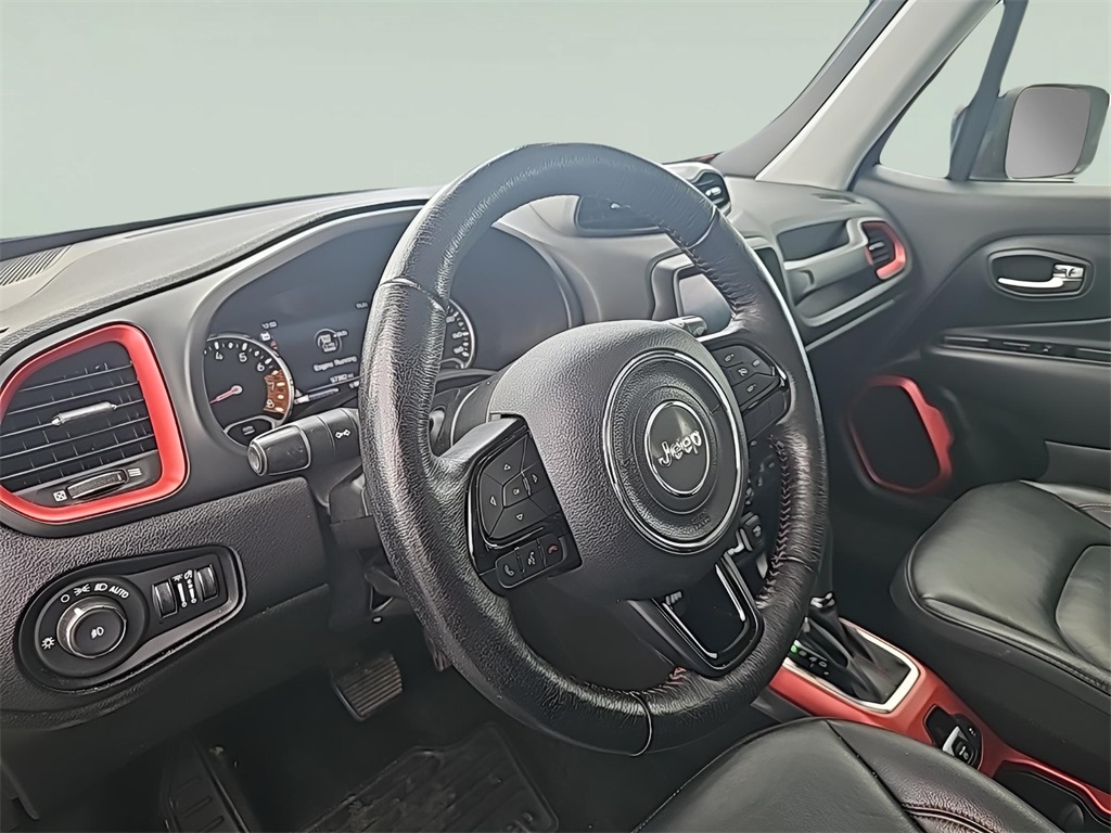 2022 Jeep Renegade Trailhawk photo 24