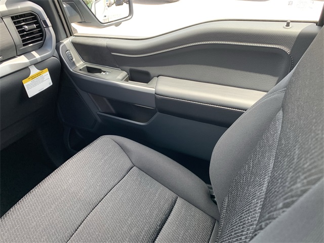 2025 Space White Metallic Ford F-150 XLT 4X4 Truck