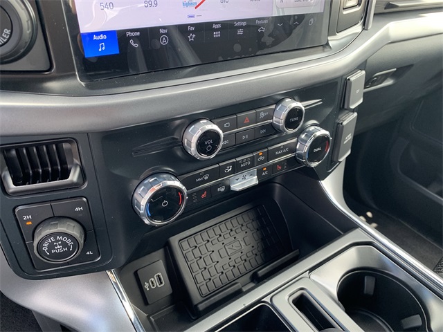 2025 Space White Metallic Ford F-150 XLT 4X4 Truck