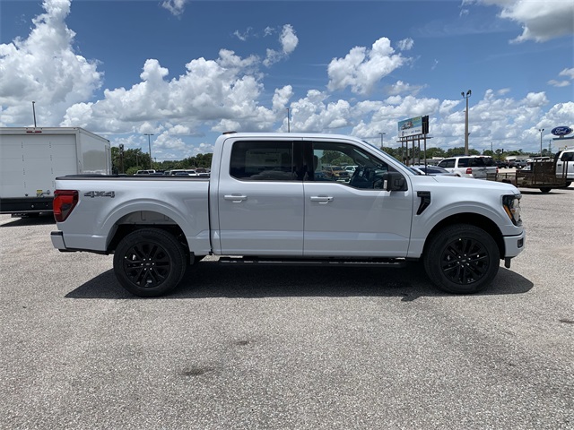 2025 Space White Metallic Ford F-150 XLT 4X4 Truck