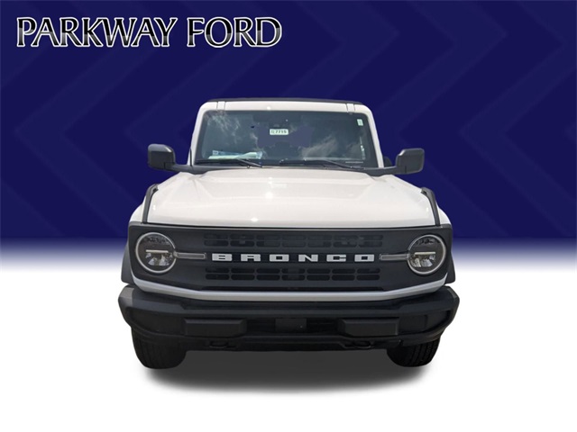 2025 Ford Bronco Base photo 2