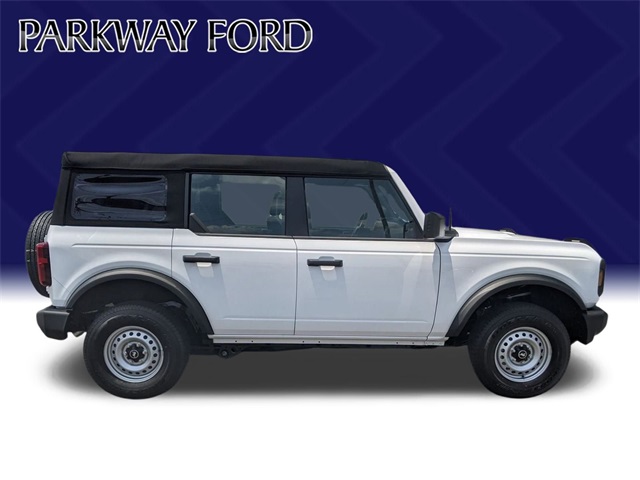 2025 Ford Bronco Base photo 4