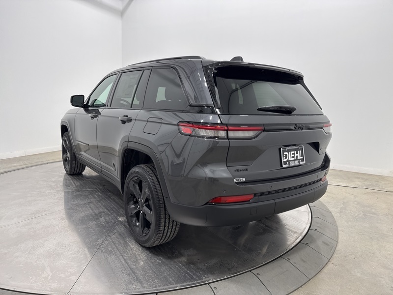 2025 Jeep Grand Cherokee Altitude X photo 2