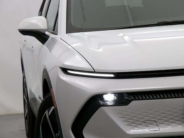 2026 Chevrolet Equinox EV 1LT photo 4