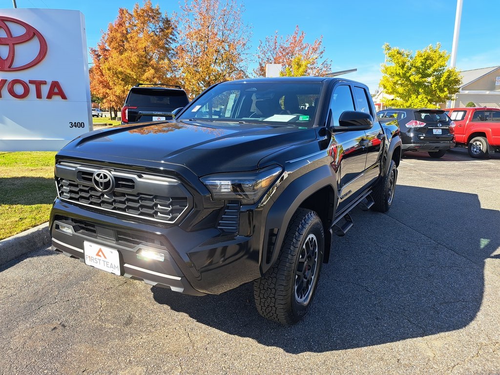 2025 Toyota Tacoma TRD Off-Road Double Cab photo 2