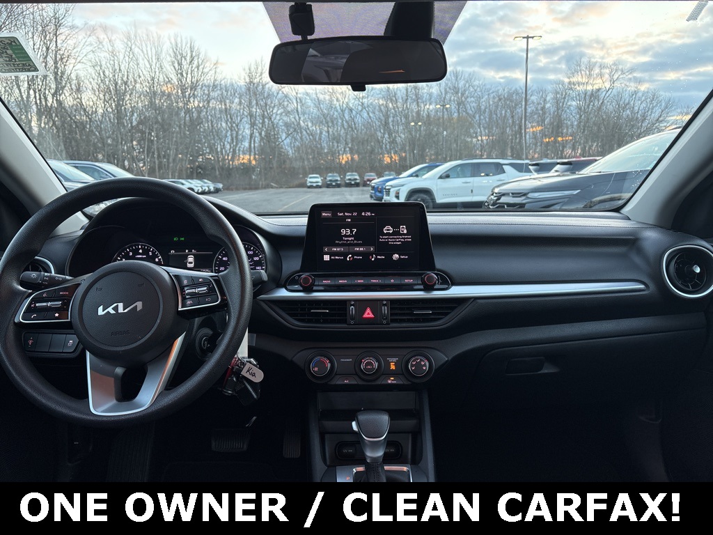 2022 Kia Forte LXS photo 2