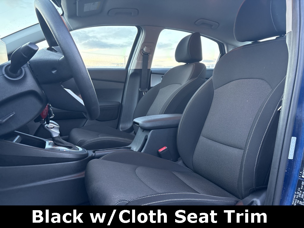 2022 Kia Forte LXS photo 4