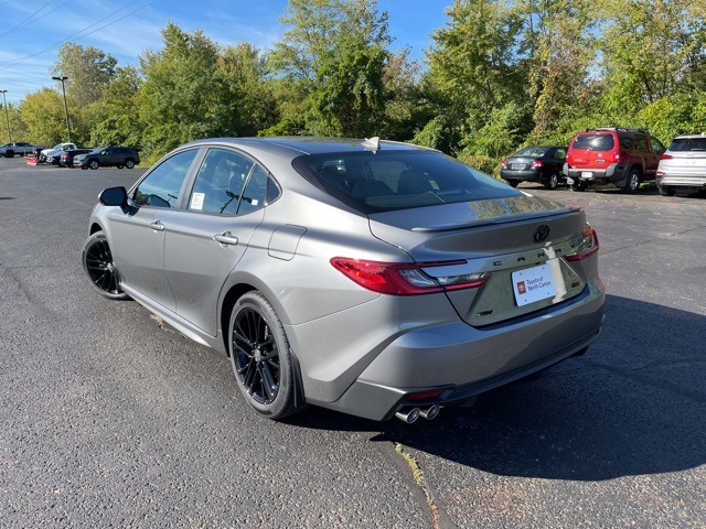 2026 Toyota Camry SE photo 3