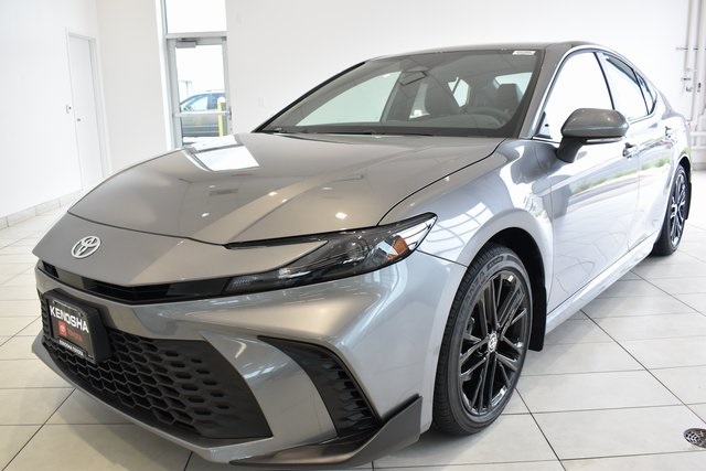2026 Toyota Camry SE photo 2