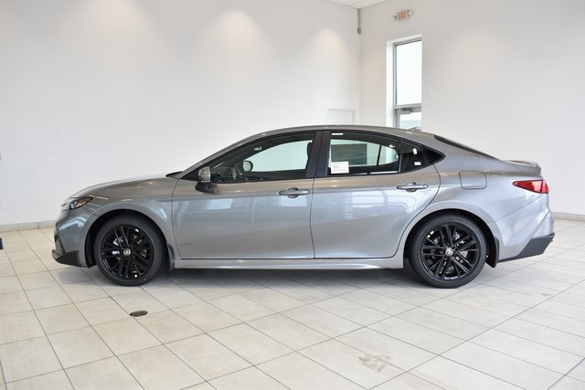 2026 Toyota Camry SE photo 3