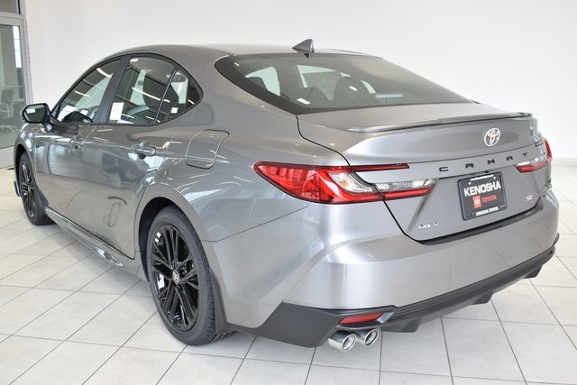 2026 Toyota Camry SE photo 4