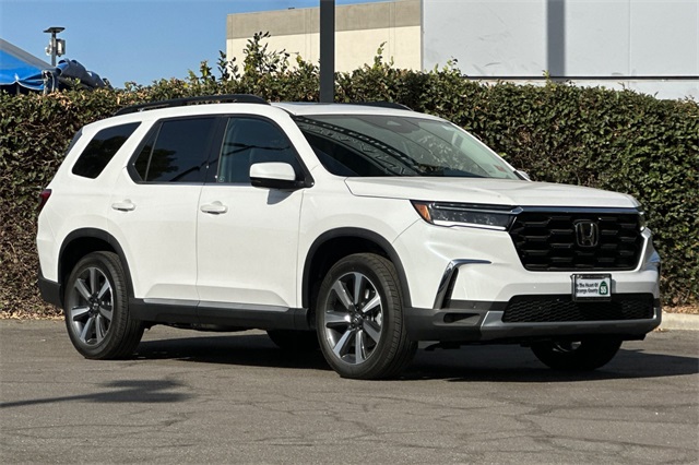 2025 Honda Pilot Touring photo 2