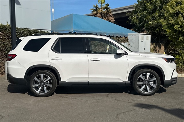 2025 Honda Pilot Touring photo 3