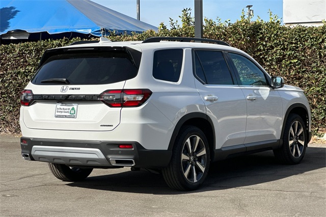 2025 Honda Pilot Touring photo 4