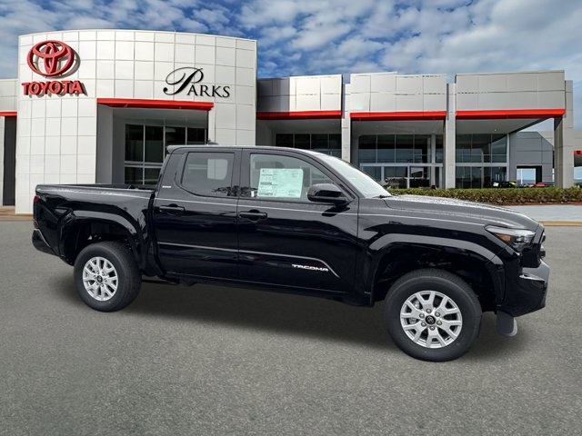 2025 Toyota Tacoma SR5's photo