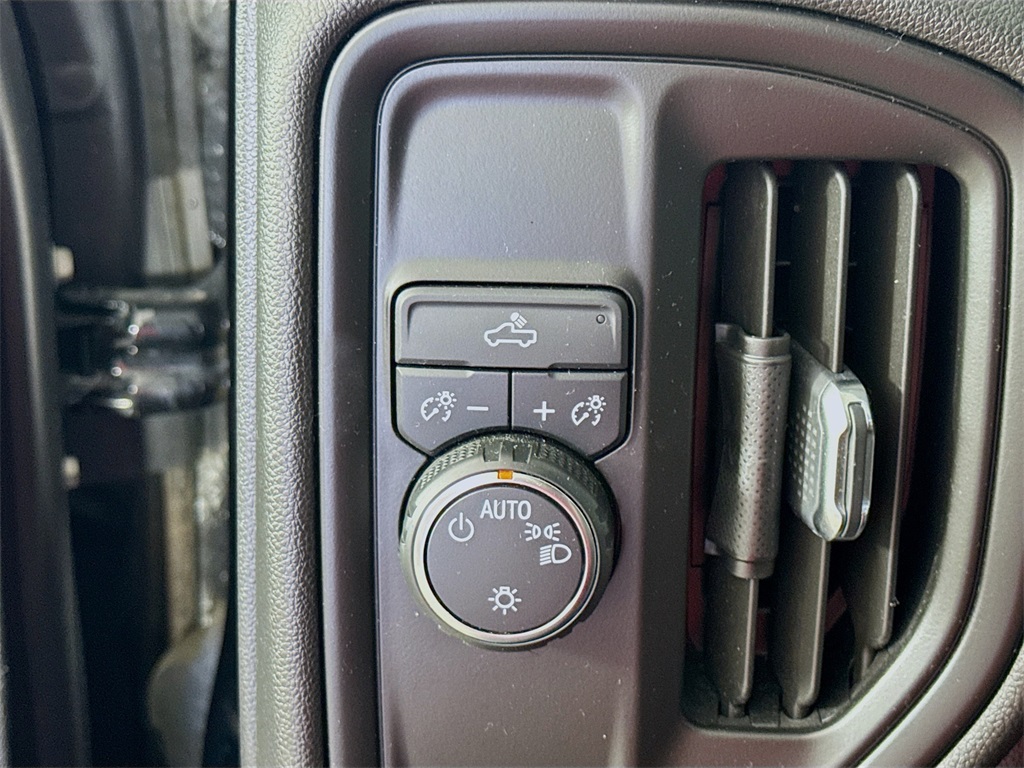 Photo of 2019 Chevrolet Silverado 1500 Custom in Myrtle Beach, SC - 10,  2019 Chevrolet Silverado 1500 Custom:3888Y