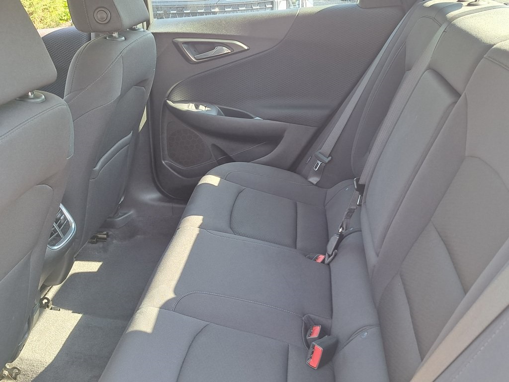 2023 Chevrolet Malibu LT Sedan 4 Dr. FWD 23