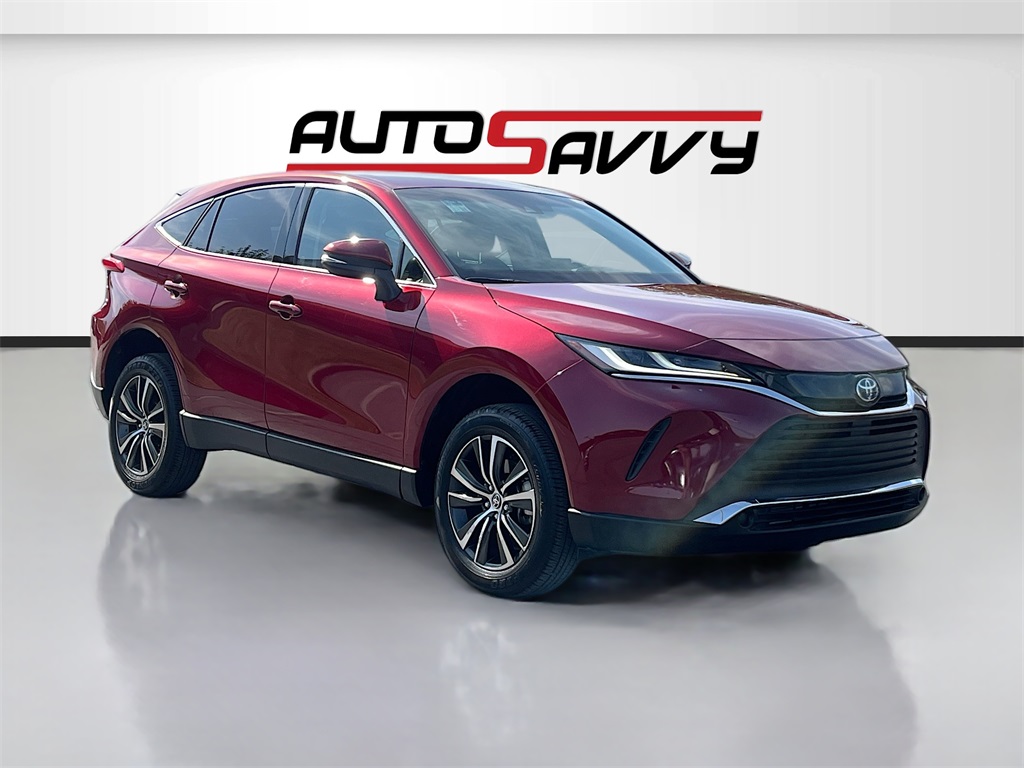 2024 Toyota Venza LE's photo