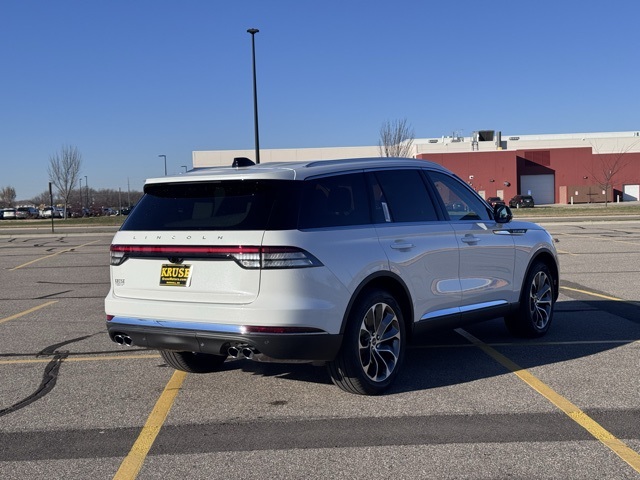2026 Lincoln Aviator Premiere photo 2
