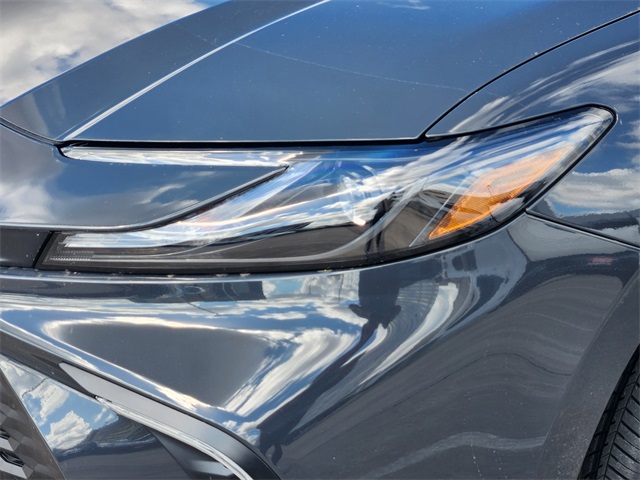 2026 Toyota Camry SE photo 4