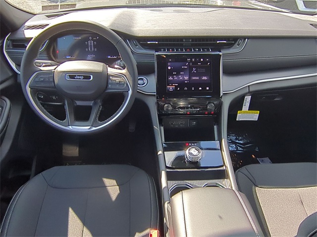 new 2025 Jeep Grand Cherokee car, priced at $38,793