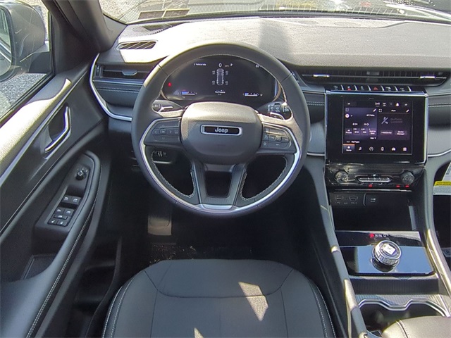 new 2025 Jeep Grand Cherokee car, priced at $38,793