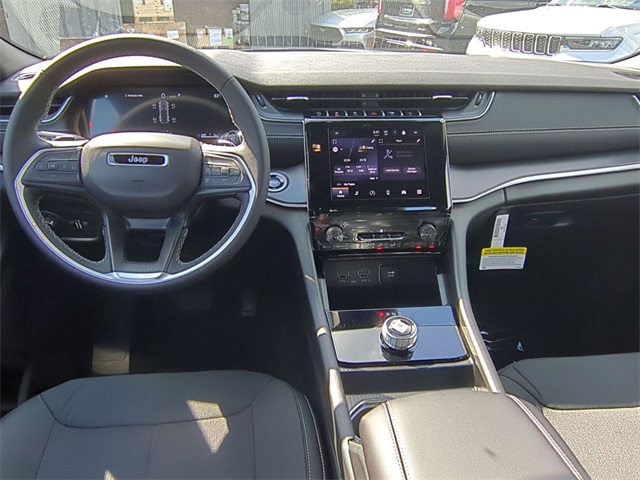 new 2025 Jeep Grand Cherokee car, priced at $38,793