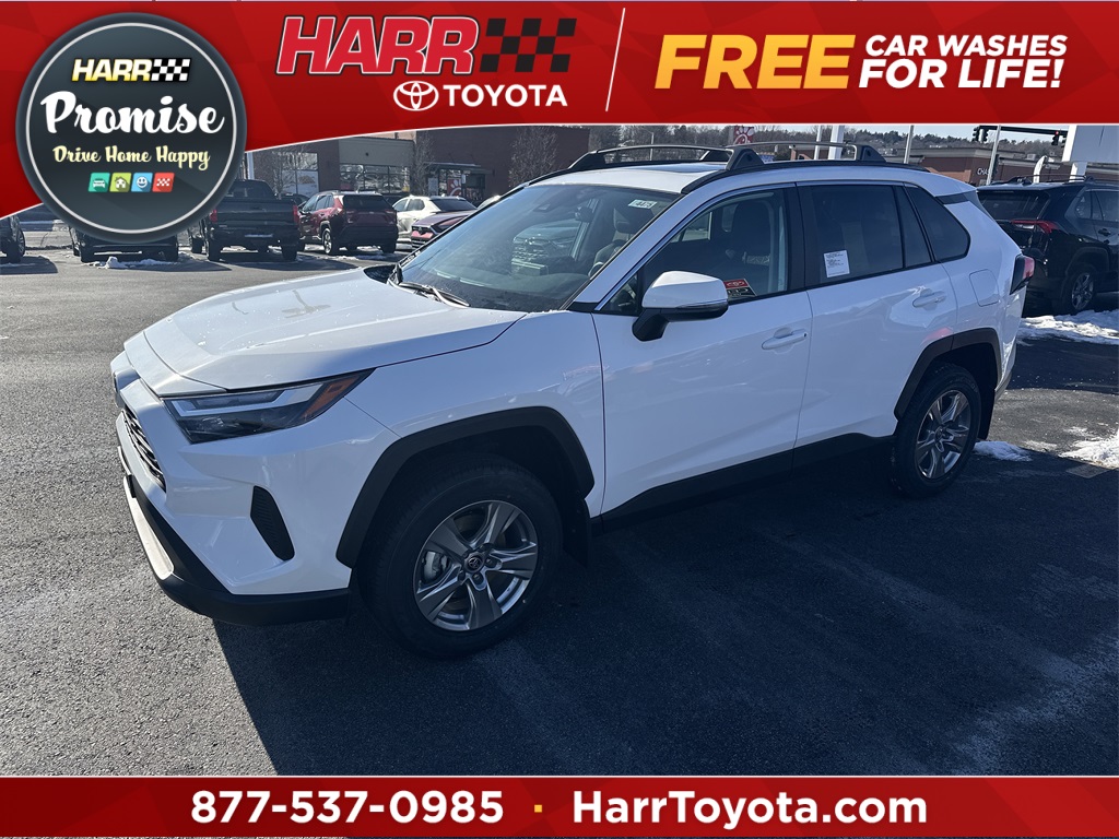 2025 Toyota RAV4 XLE's photo