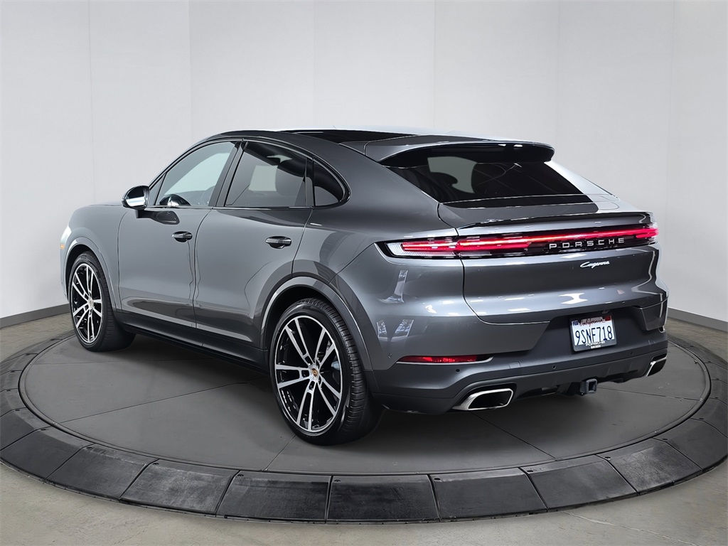 2025 Porsche Cayenne Coupe photo 2