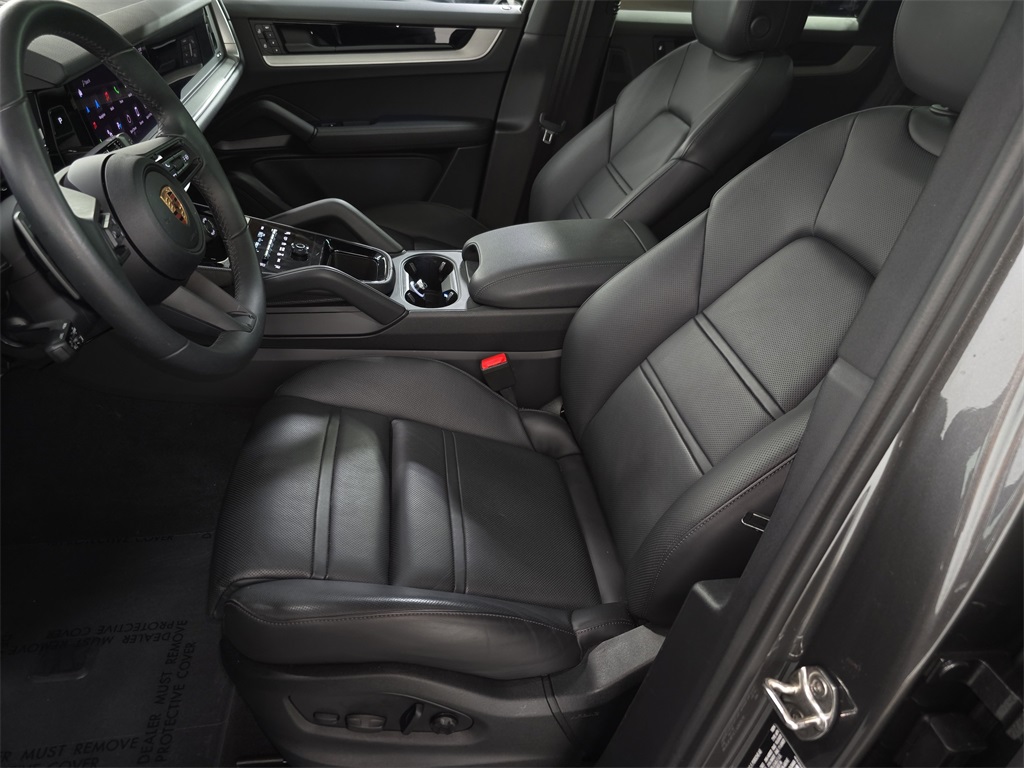 2025 Porsche Cayenne Coupe photo 4