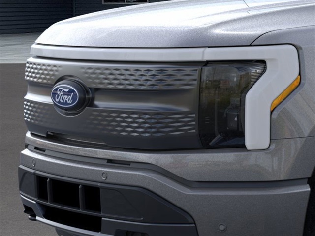 2025 Ford F-150 Lightning photo 17